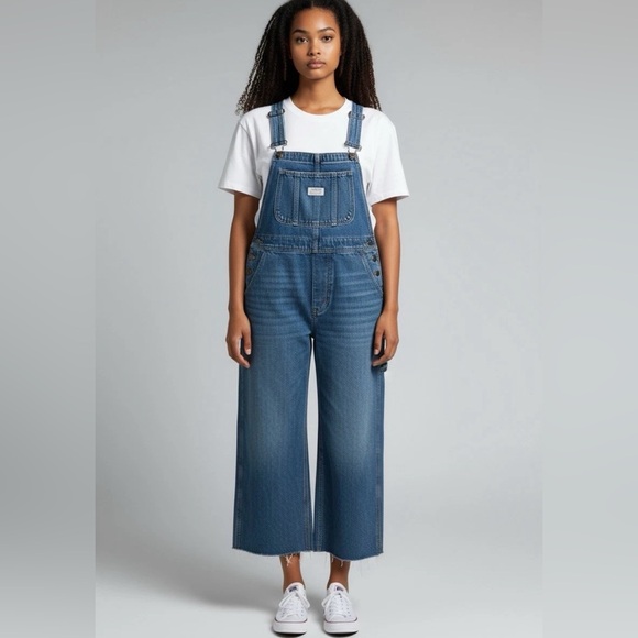 Levis Cropped Denim Overalls Sz XS Frayed Hem Y2K Vintage Style Jeans - Picture 13 of 13